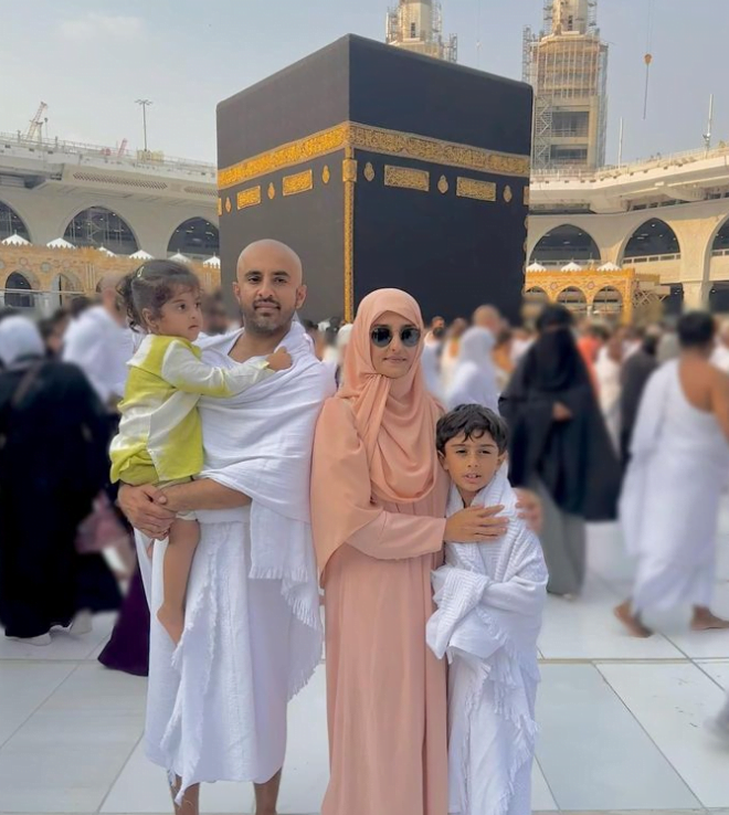 Momal Sheikh's Umrah Journey: A Lesson in Humility and Gratitude 4 image 1