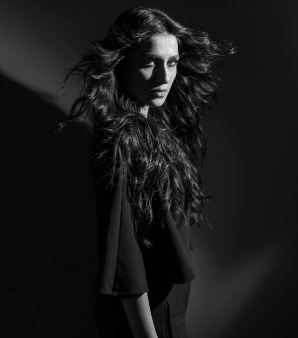 Ayeza Khan Clarifies Silence on Palestine: "Praying is More Powerful than Posting" 4 image 9