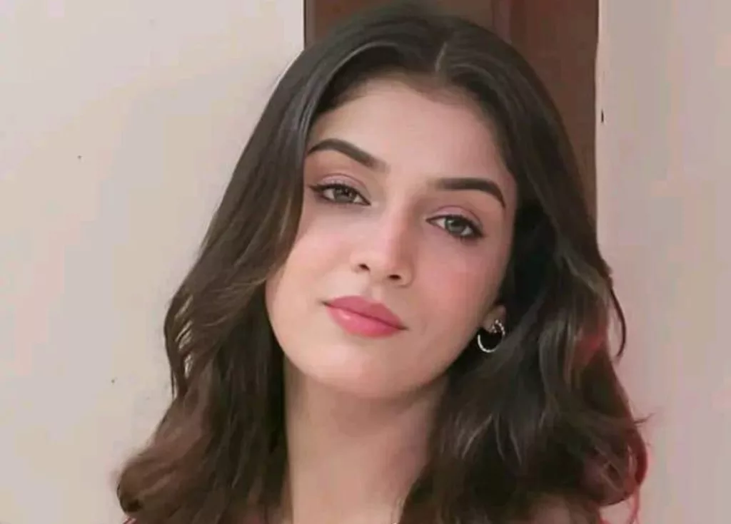 Laiba Khan Biography | Age, Net Worth, Family, Height, Husband 13 Laiba Khan attitude