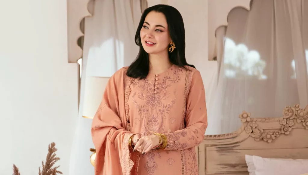 Hania Aamir Biography | Age, Net Worth, Family, Height 