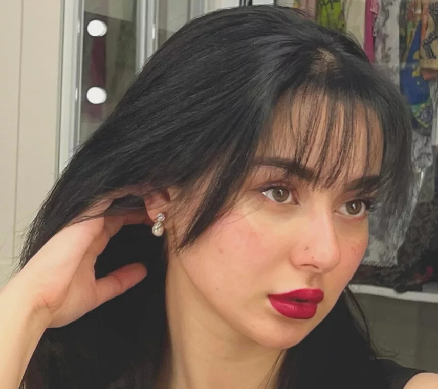 Hania Aamir Biography | Age, Net Worth, Family, Height 