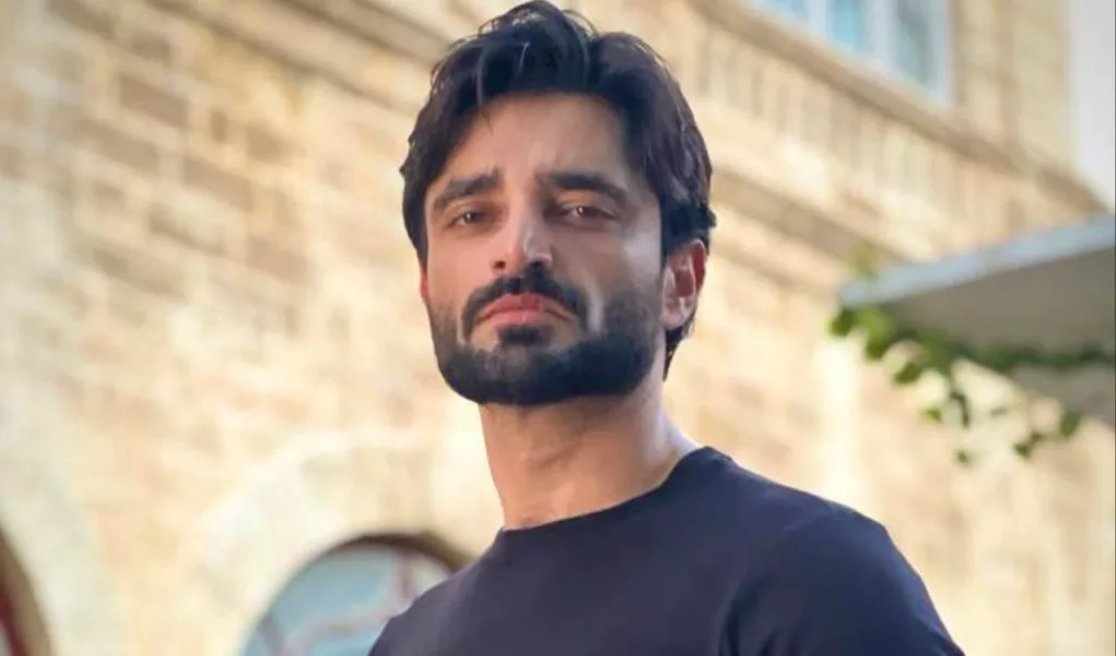 Hamza Ali Abbasi Biography | Age, Net Worth, Family, Wife 3 Hamza Ali Abbasi Biography | Age, Net Worth, Family, Wife