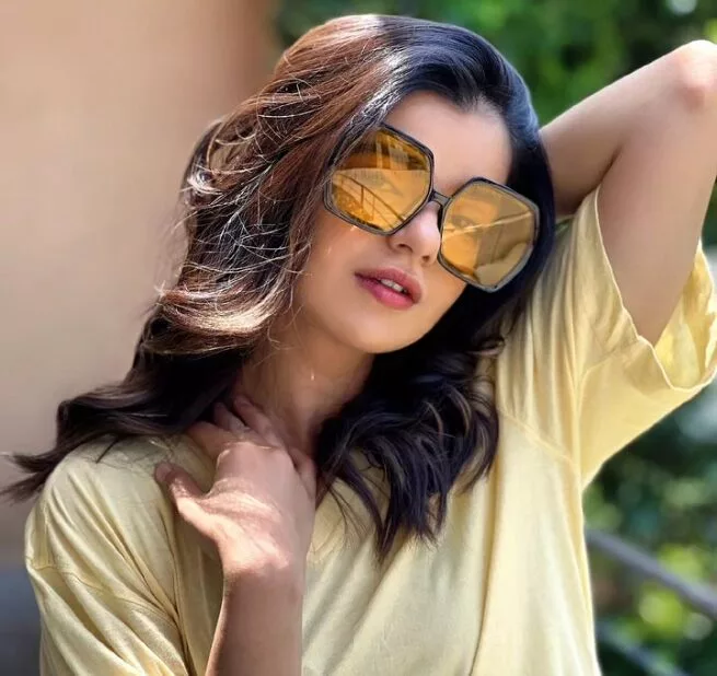 Ishq Murshid Drama: Cast, Story, Real Actors and Actresses Names With Pictures 6 Srha Asghar