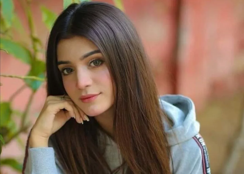 Laiba Khan Biography | Age, Net Worth, Family, Height, Husband 3 Laiba Khan Biography | Age, Net Worth, Family, Height, Husband