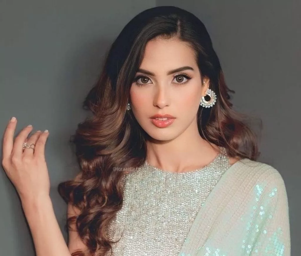 Iqra Aziz Biography | Age, Net Worth, Family, Height, Husband 2 Iqra Aziz Biography | Age, Net Worth, Family, Height, Husband