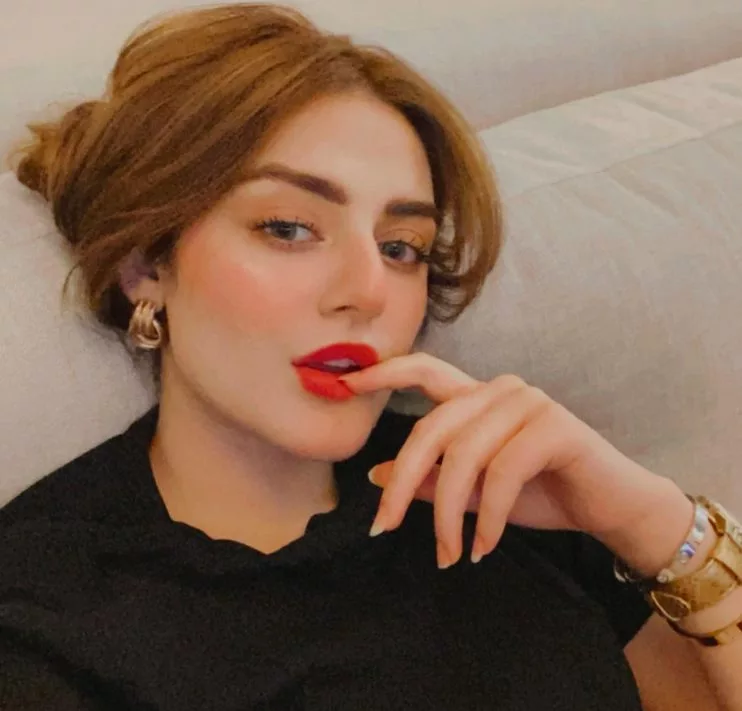 Shazeal Shoukat (Shiza) Biography | Age, Net Worth, Family, Height, Husband