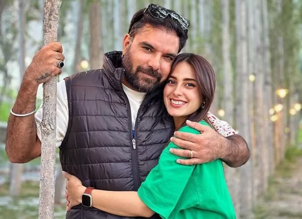 Iqra Aziz Biography | Age, Net Worth, Family, Height, Husband 8 Iqra Aziz with her husband Yasir Hussain