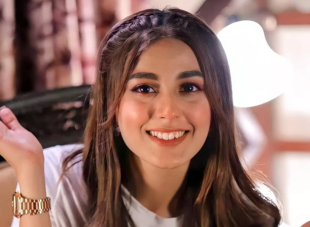 Iqra Aziz Biography | Age, Net Worth, Family, Height, Husband 18 Iqra Aziz Biography | Age, Net Worth, Family, Height, Husband