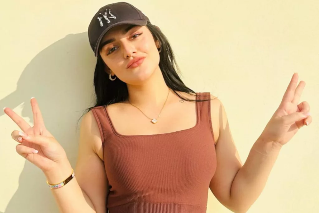 Shazeal Shoukat (Shiza) Biography | Age, Net Worth, Family, Height, Husband