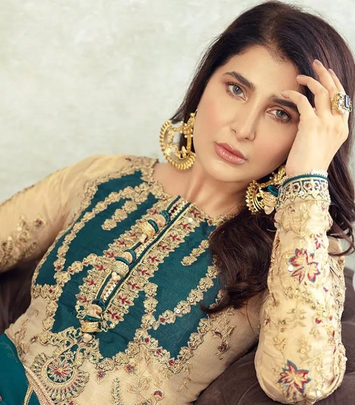 Areeba Habib Biography | Age, Net Worth, Family, Height, Husband 2 Areeba Habib Biography | Age, Net Worth, Family, Height, Husband
