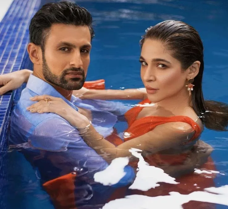 Ayesha Omar Tells The Secret Marriage With Shoaib Malik 10 Ayesha Omar With Shoaib Malik taking bath in the swimming pool