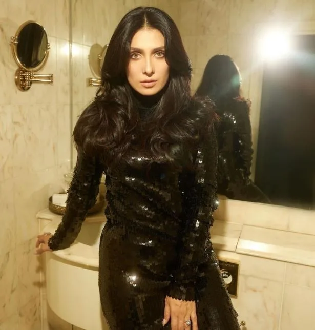 Ayeza Khan's 33rd Birthday Celebration with Friends in London 8 Ayeza Khan's 33rd Birthday Celebration with Friends in London