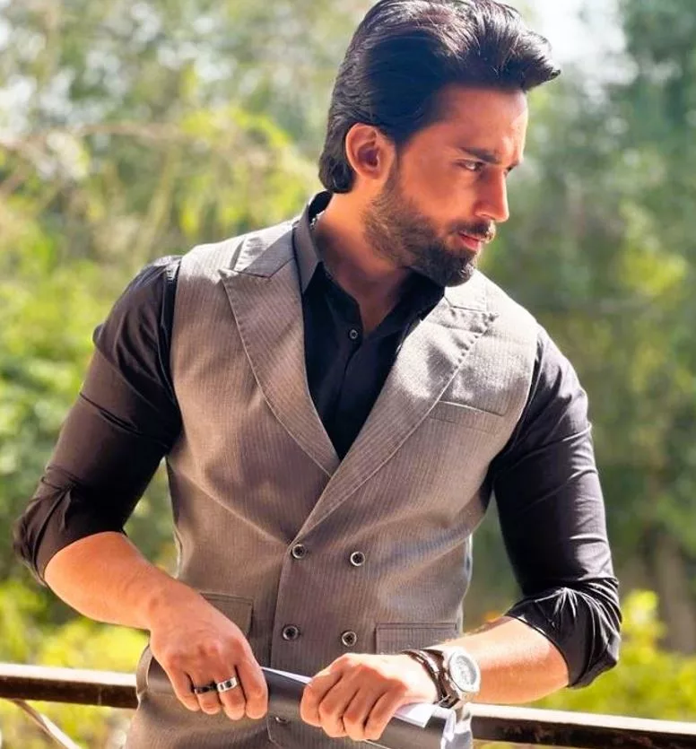 Ishq Murshid Drama: Bilal Abbas Khan and Durefishan Saleem Dating Rumors 3 Ishq Murshid Drama: Bilal Abbas Khan and Durefishan Saleem Dating Rumors