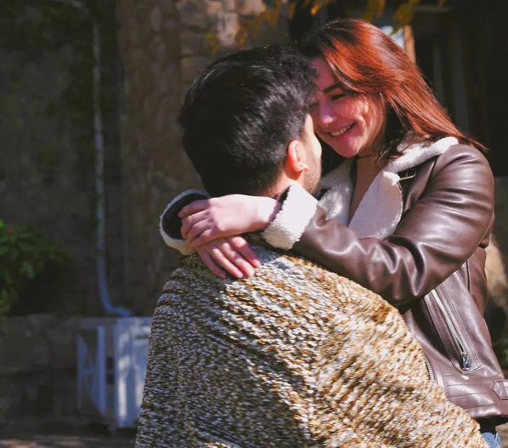 Hania Aamir's Cozy Pictures with Haider Mustehsan Gone Viral - What's Happening?