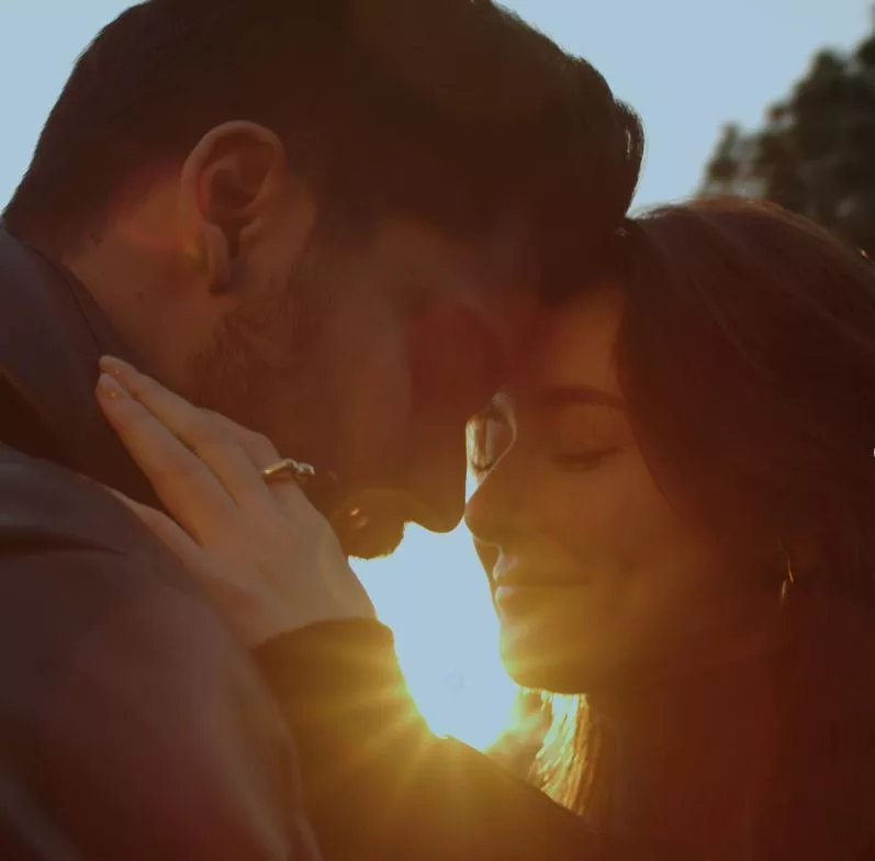 Hania Aamir's Cozy Pictures with Haider Mustehsan Gone Viral - What's Happening?