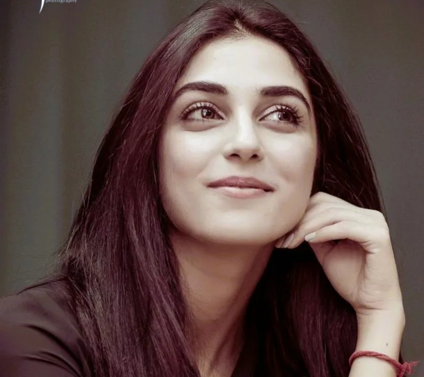 Maya Ali Biography | Age, Net Worth, Family, Height, Husband