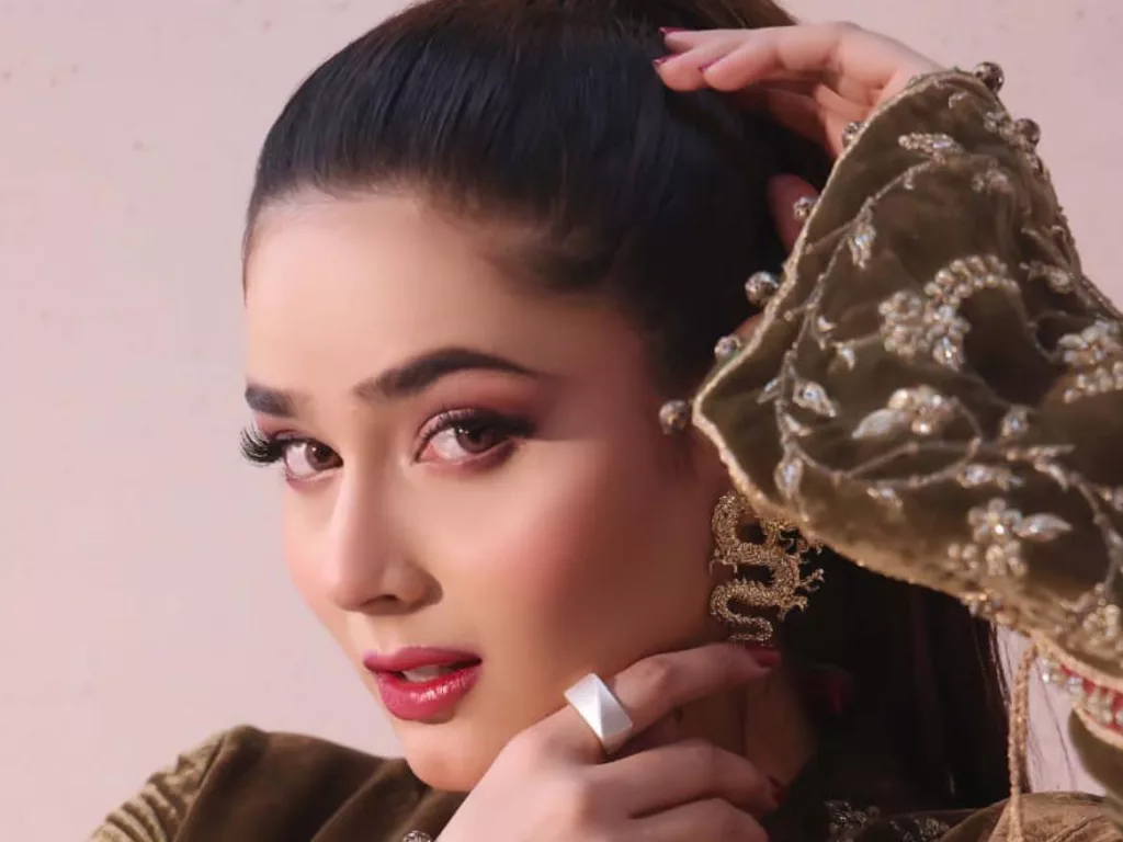 Sumaiyya Bukhsh Biography | Age, Net Worth, Family, Height, Husband 7 Sumaiyya Bukhsh Biography | Age, Net Worth, Family, Height, Husband