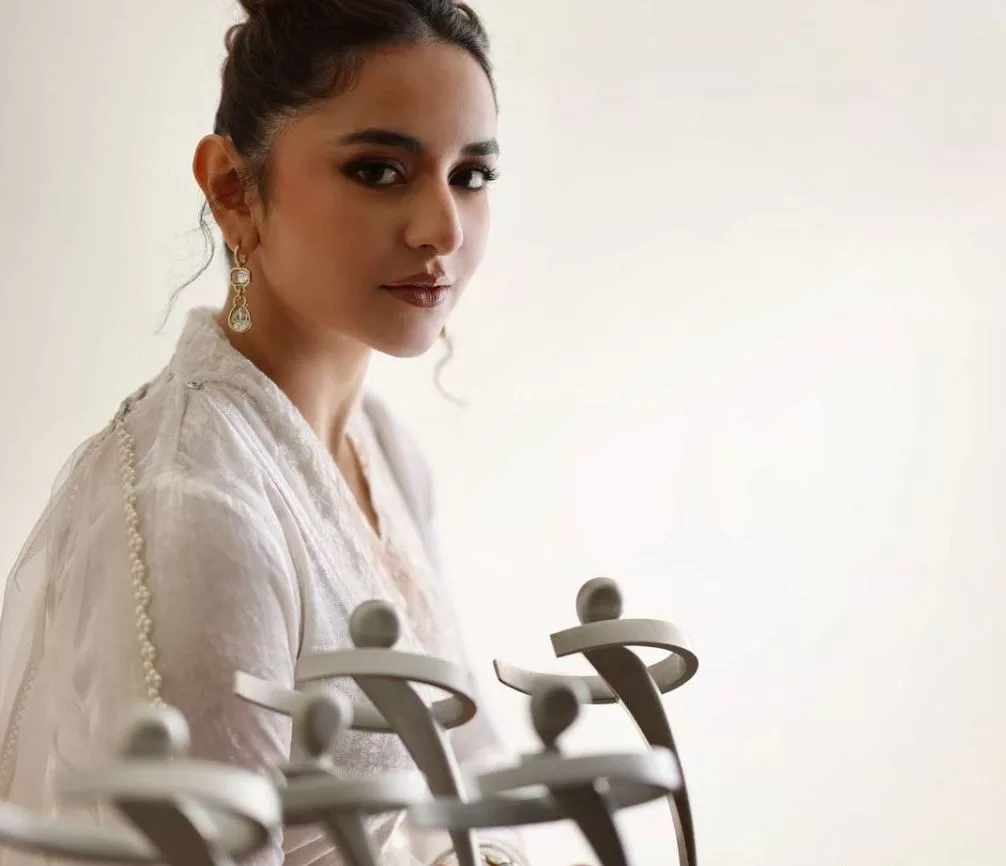 Yumna Zaidi Biography | Age, Net Worth, Family, Height, Husband 9 Yumna Zaidi Awards and Recognition