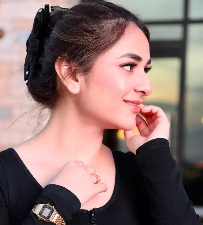 Yumna Zaidi Biography | Age, Net Worth, Family, Height, Husband 27 Yumna Zaidi Biography | Age, Net Worth, Family, Height, Husband