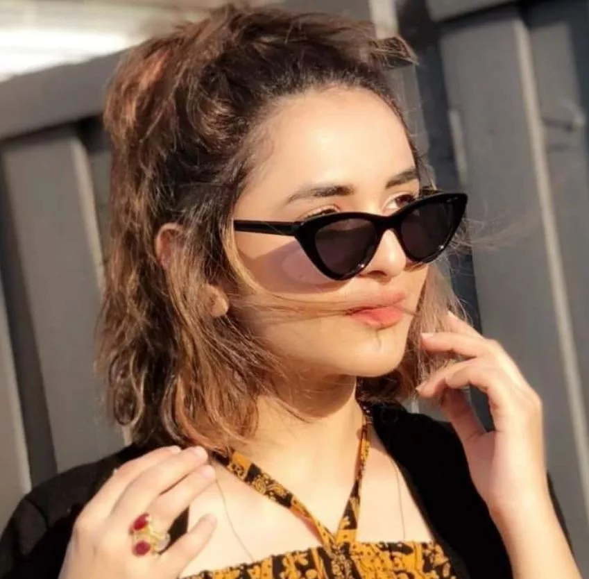 Yumna Zaidi Biography | Age, Net Worth, Family, Height, Husband 16 Yumna Zaidi Biography | Age, Net Worth, Family, Height, Husband