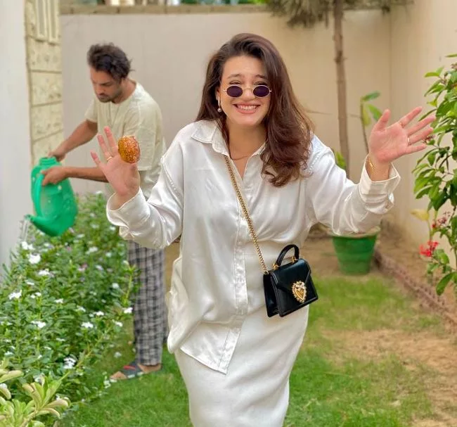 Zara Noor Abbas Pregnancy: Navigating Love, Loss, and New Beginnings 4 Zara Noor Abbas Pregnancy: Navigating Love, Loss, and New Beginnings