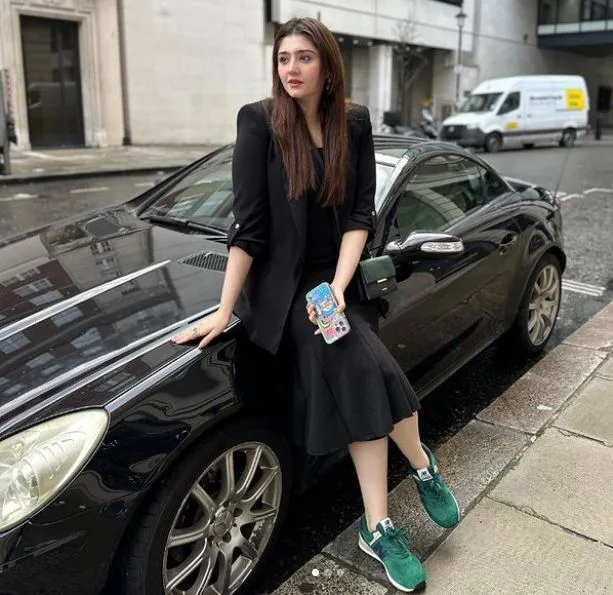 Durefishan Saleem: The Next Big Star in Pakistani Entertainment 4 Durefishan Saleem: The Next Big Star in Pakistani Entertainment