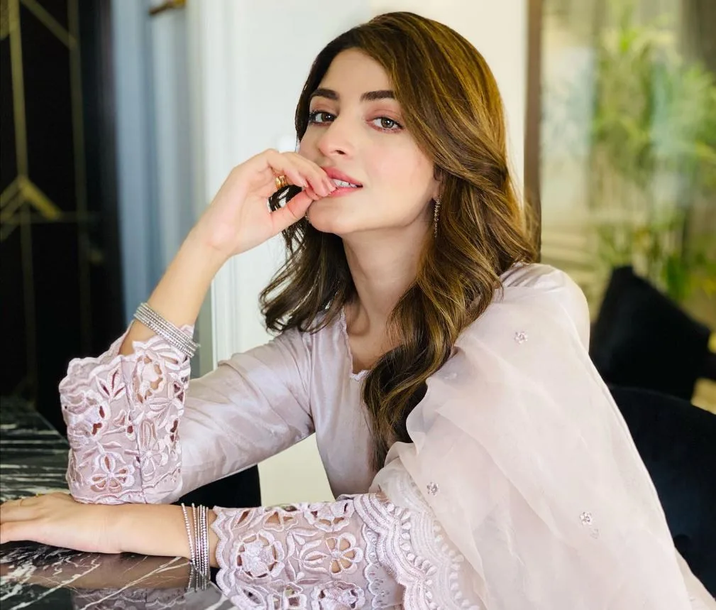 Kinza Hashmi pic in beautiful white pinkish dress,Behind the Scenes: Kinza Hashmi's First Drama Salary Exposed!