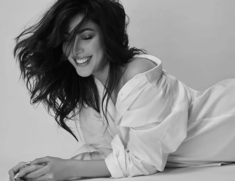 Mehwish Hayat and Talha Chahour’s Romantic Photoshoot on Valentine’s Day 9 Mehwish Hayat and Talha Chahour’s Romantic Photoshoot on Valentine’s Day