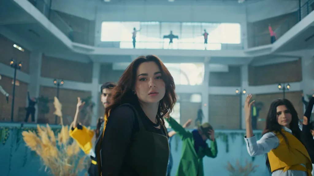 PSL 9: Babar Azam and Hania Aamir Unite in Peshawar Zalmi Anthem, "Zalmi Yama" 6 PSL 9: Babar Azam and Hania Aamir Unite in Peshawar Zalmi Anthem, "Zalmi Yama"