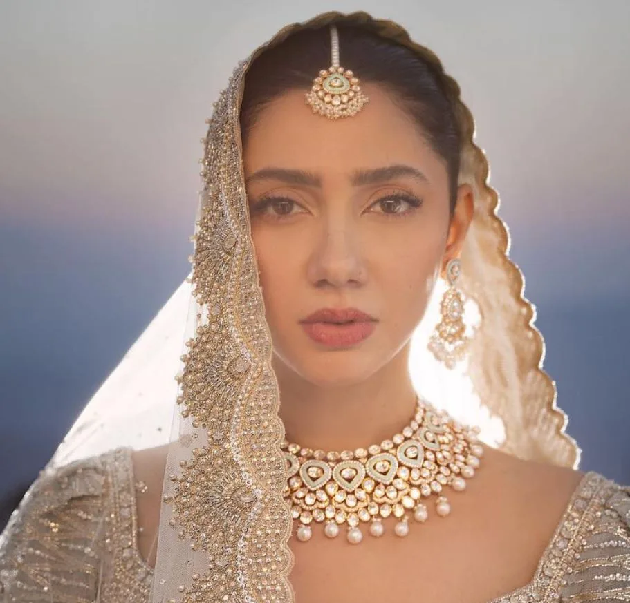 Mahira Khan: Clearing Rumours, Sharing Love & Life Insights